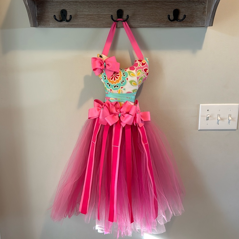 Custom made ballerina style hairbow holder
